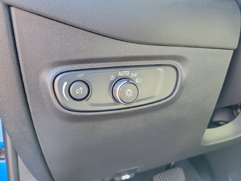 Used 2024 Chevrolet Equinox LS w/ Driver Confidence II Package FWD image 27