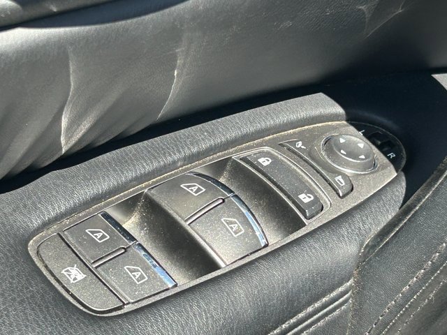 Used 2023 Nissan Armada SL w/ Captain's Chairs Package image 29