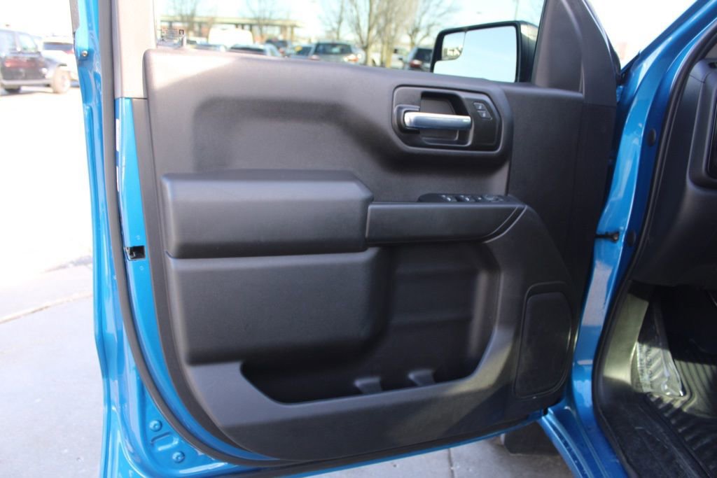 Used 2022 Chevrolet Silverado 1500 Custom w/ LPO, Dark Essentials Package image 18