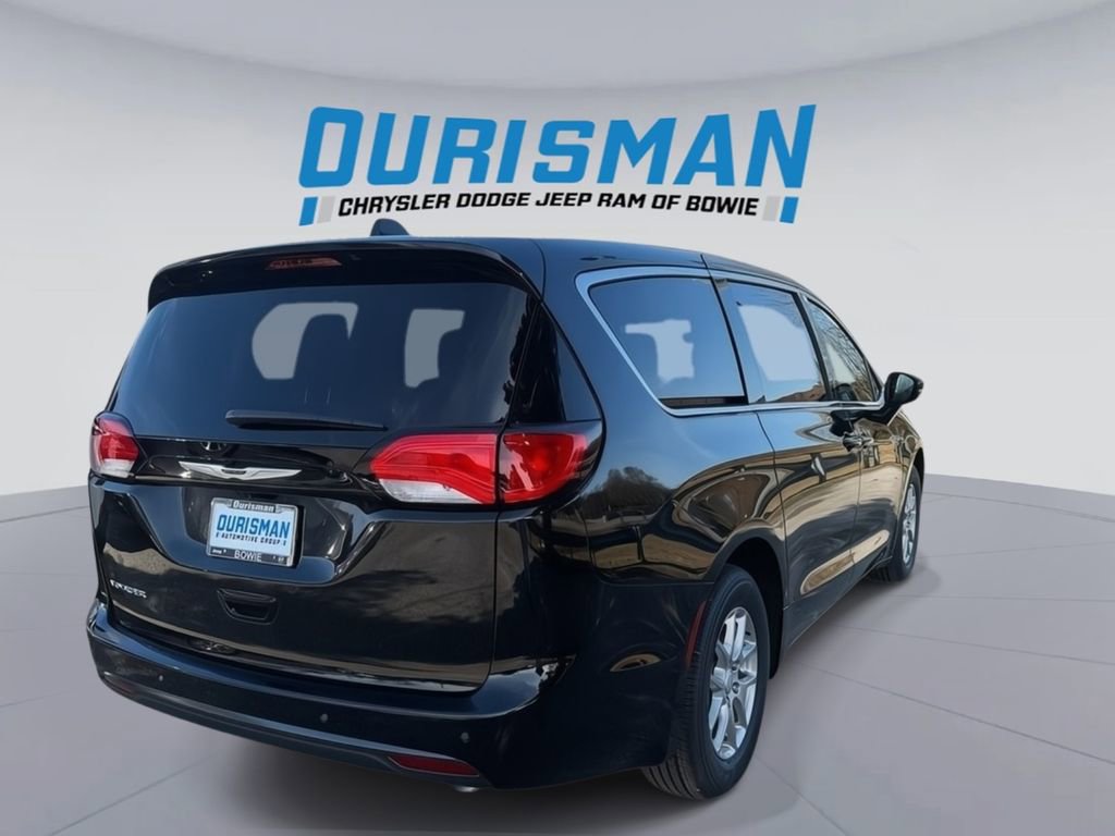 New 2026 Chrysler Voyager LX image 6