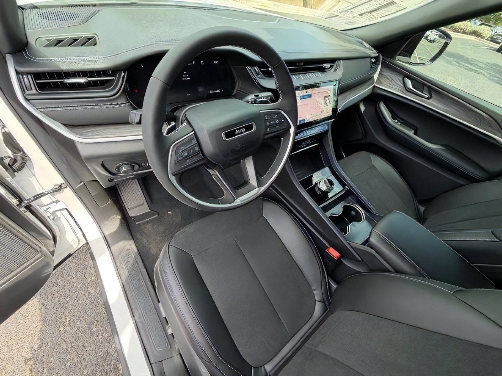 New 2026 Jeep Grand Cherokee Altitude RWD image 15