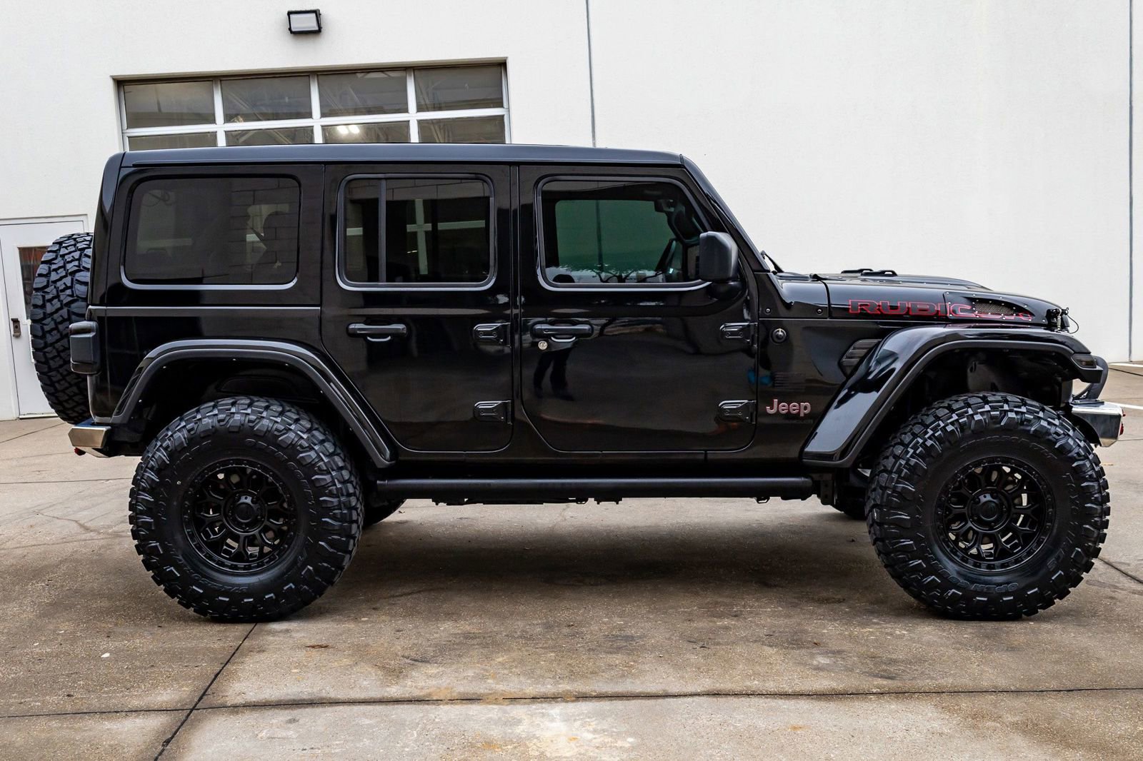 Used 2023 Jeep Wrangler Unlimited Rubicon image 11