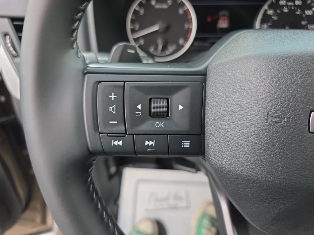 Used 2025 Nissan Rogue SV FWD image 17