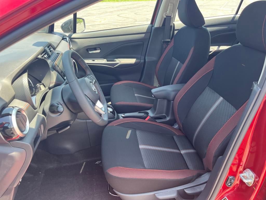 New 2025 Nissan Versa SR w/ Trunk Package image 13