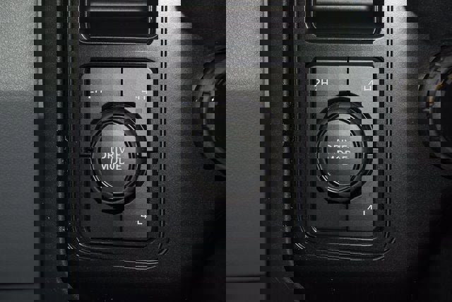 Used 2025 Ford F550 4x4 Crew Cab Super Duty image 23