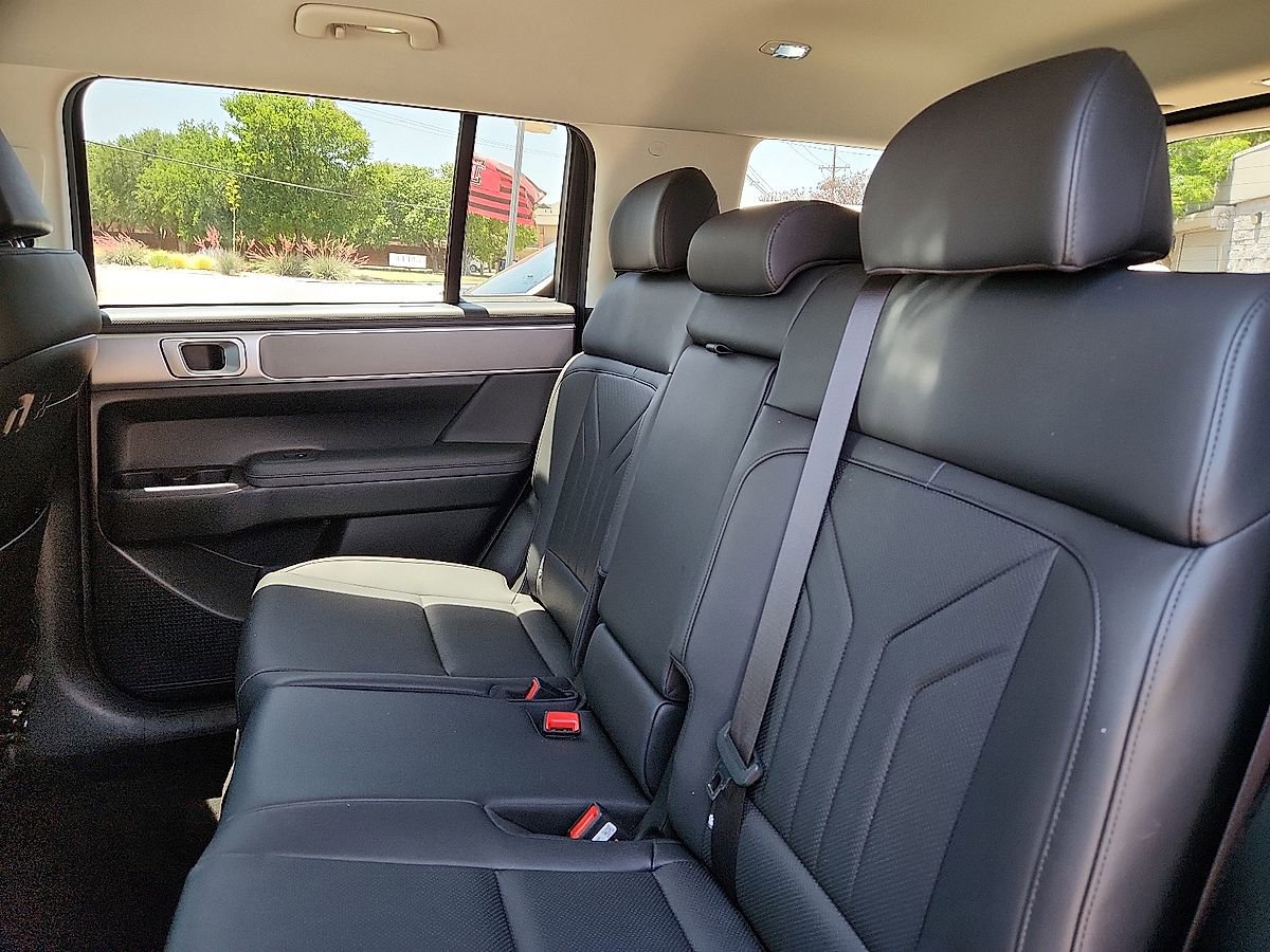 Used 2026 Hyundai Santa Fe SEL FWD image 5