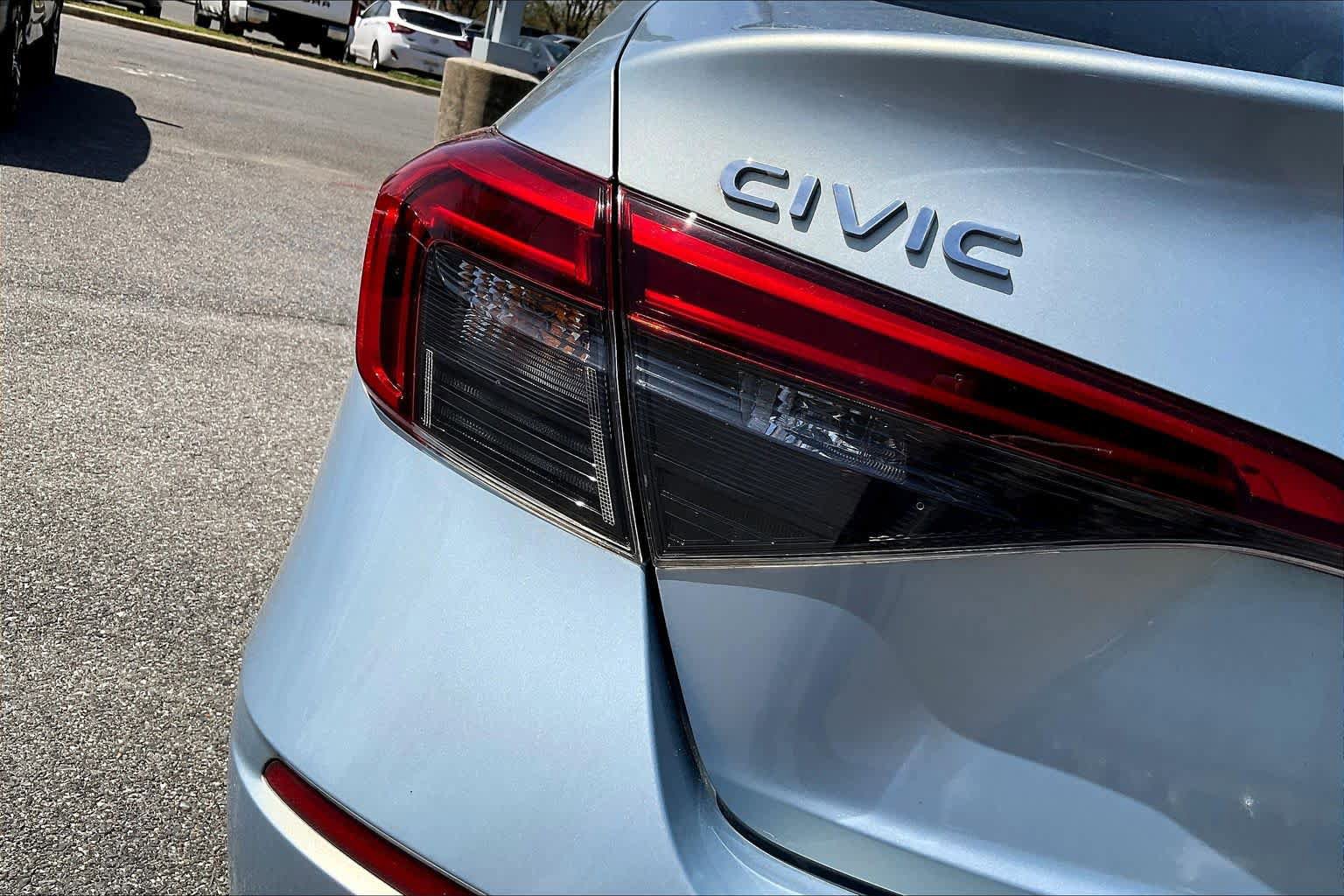 Used 2022 Honda Civic Touring image 29