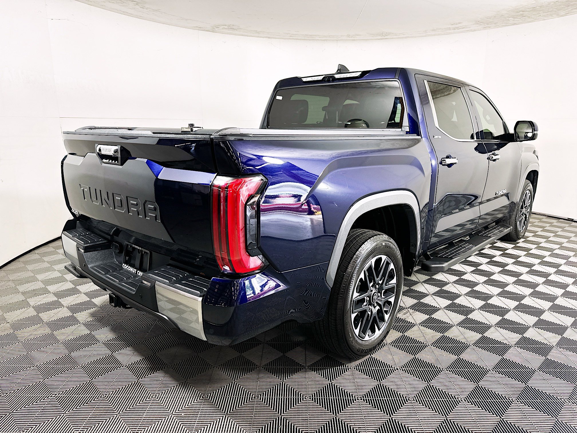 Used 2025 Toyota Tundra Limited image 3