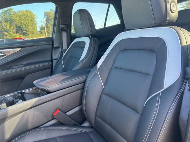 Used 2025 Chevrolet Blazer EV LT FWD image 13