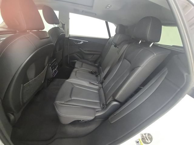 Used 2023 Audi Q8 Prestige w/ Prestige Package AWD/4WD image 16