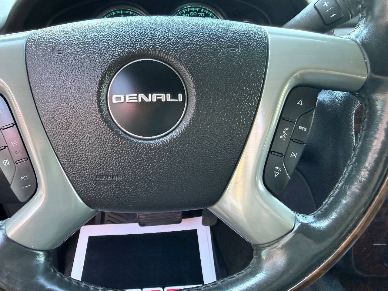 Used 2013 GMC Sierra 1500 Denali AWD/4WD image 27