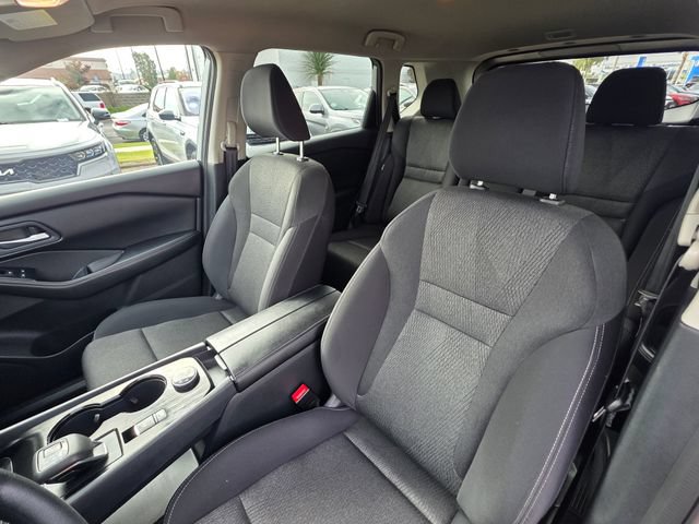 Used 2024 Nissan Rogue SV AWD/4WD image 14