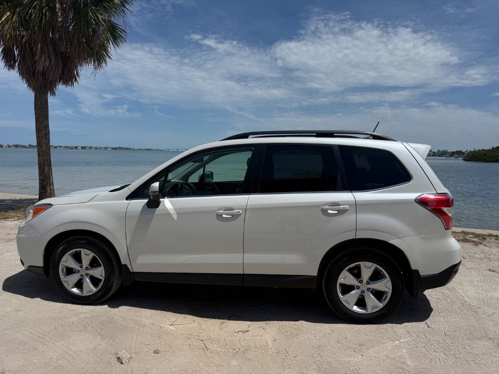 Used 2014 Subaru Forester 2.5i Touring AWD/4WD image 2