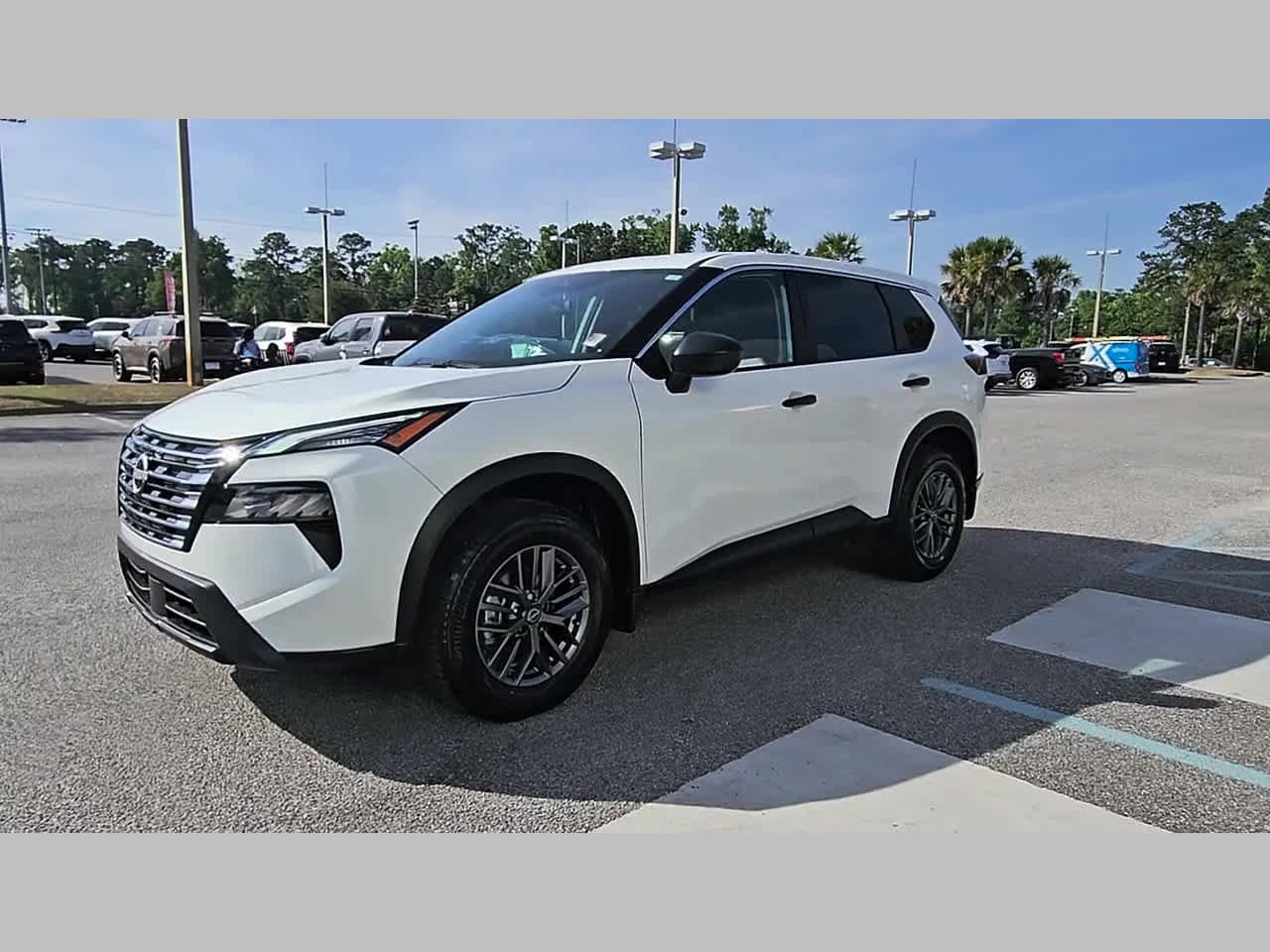 Used 2025 Nissan Rogue S FWD image 23