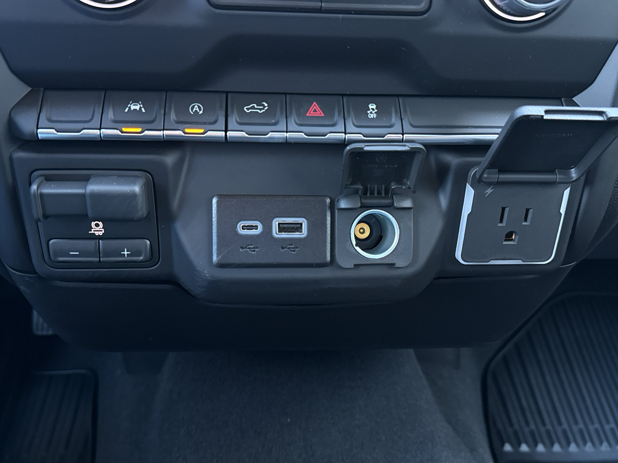 New 2026 Chevrolet Silverado 1500 Custom AWD/4WD image 33