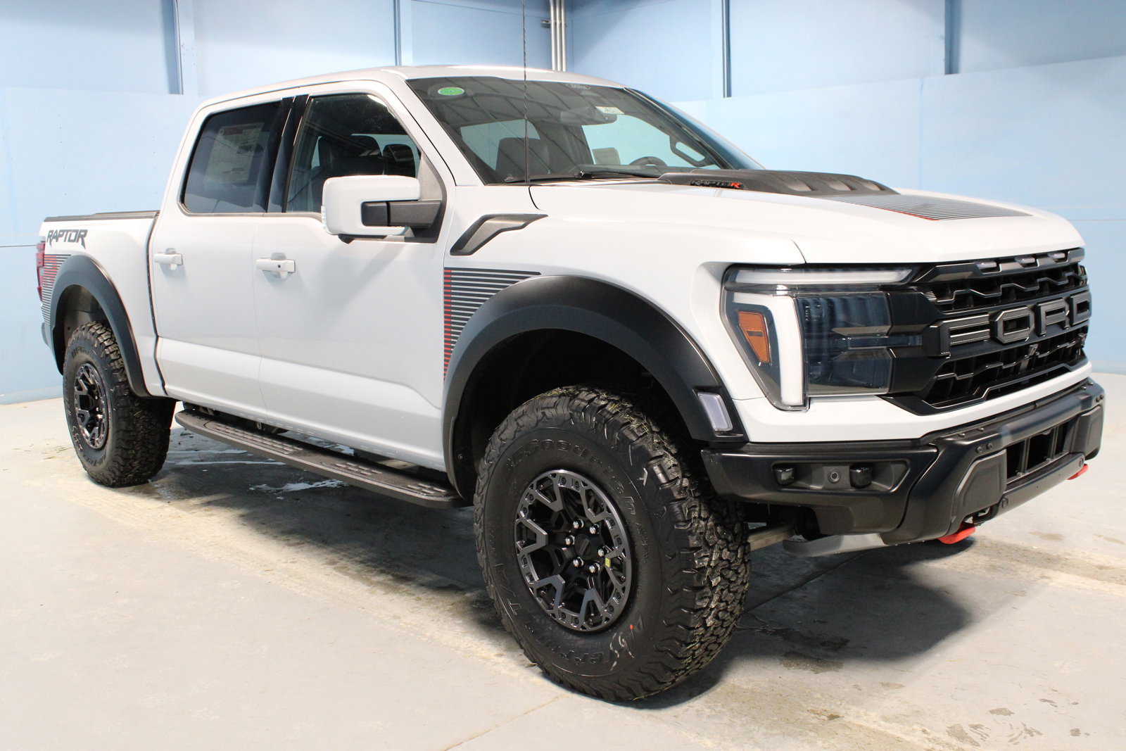 New 2025 Ford F150 Raptor w/ Equipment Group 803A Raptor R