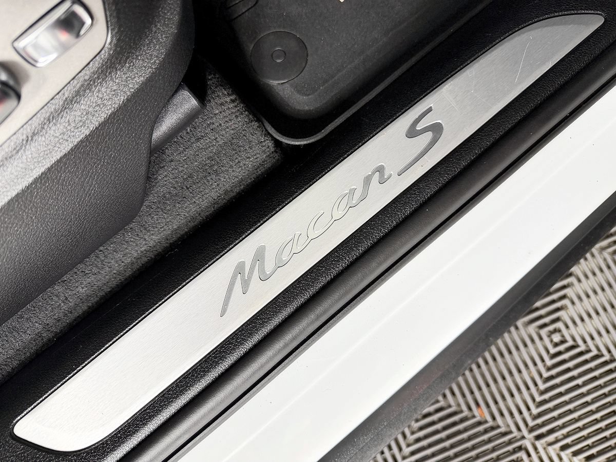 Used 2018 Porsche Macan S AWD/4WD image 56