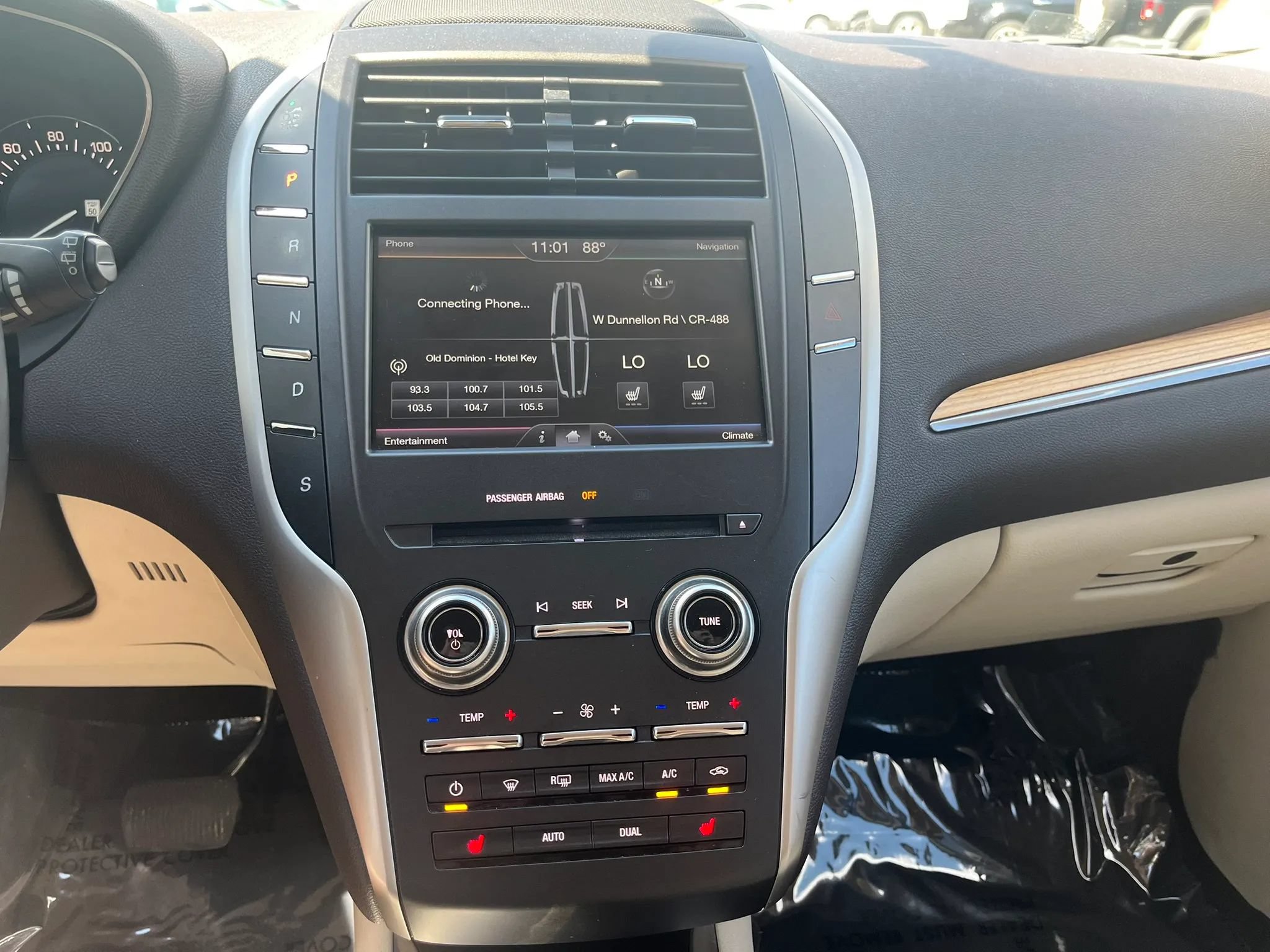 Used 2015 Lincoln MKC FWD w/ Equipment Group 101A Select image 19