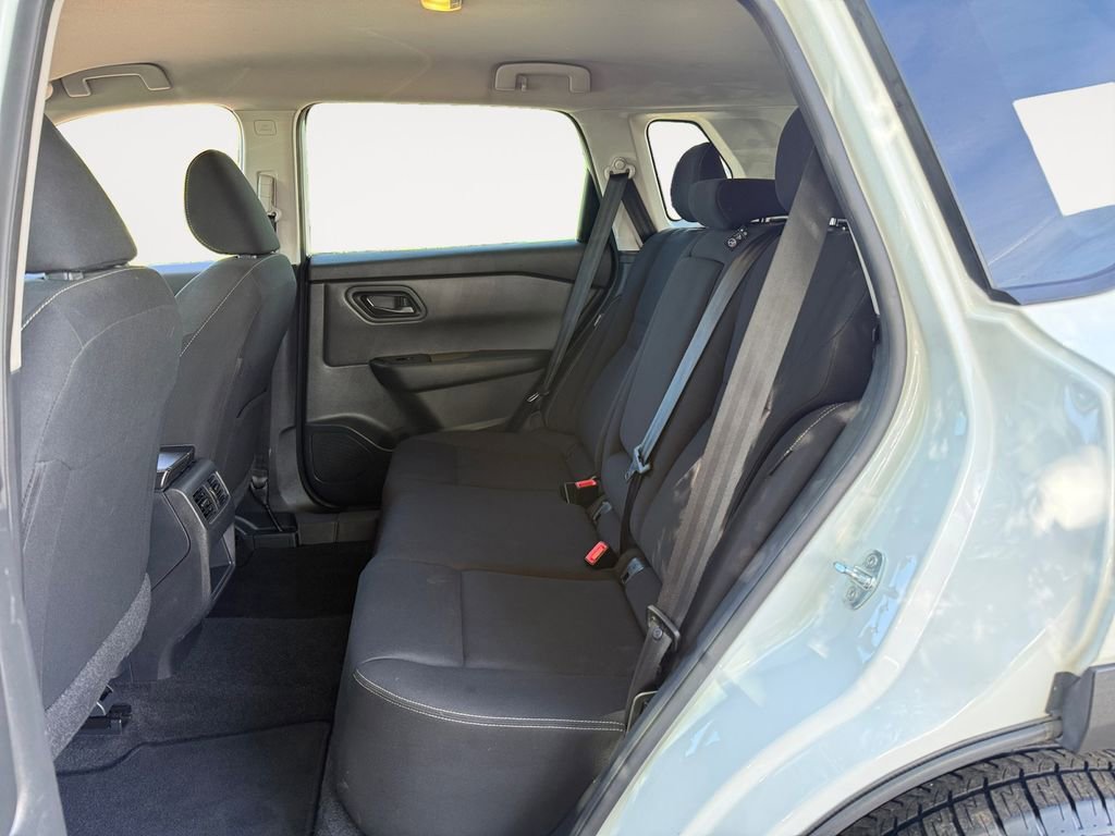 Used 2024 Nissan Rogue S AWD/4WD image 13