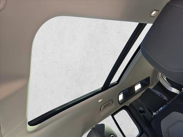 Used 2024 Land Rover Defender 110 X-Dynamic SE image 29