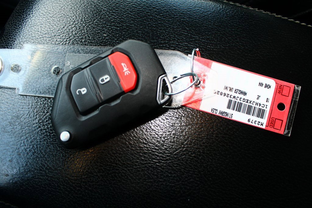 Used 2018 Jeep Wrangler Unlimited Sahara w/ Quick Order Package 24M Moab image 20