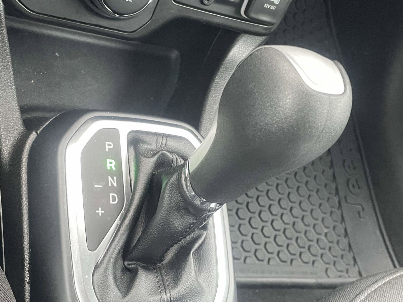 Certified 2023 Jeep Renegade Latitude image 6