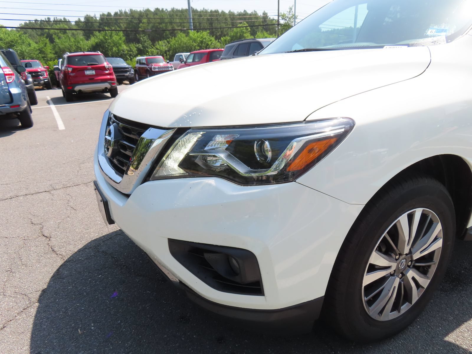 Used 2018 Nissan Pathfinder SV AWD/4WD image 10