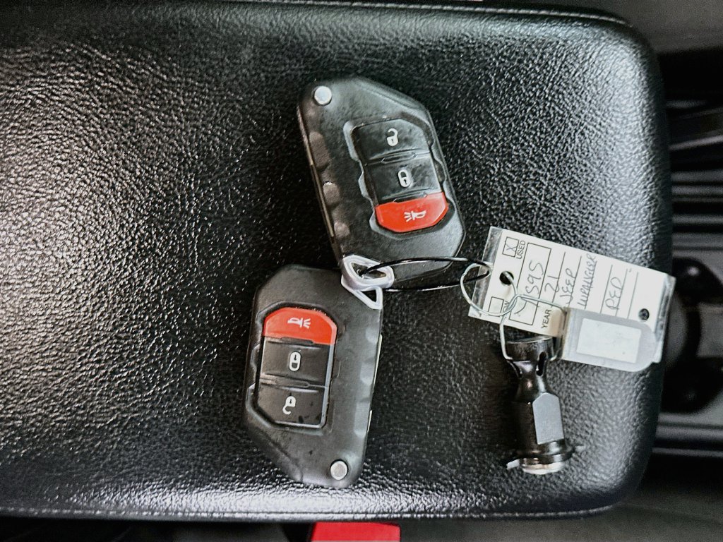 Used 2021 Jeep Wrangler Sport AWD/4WD image 35