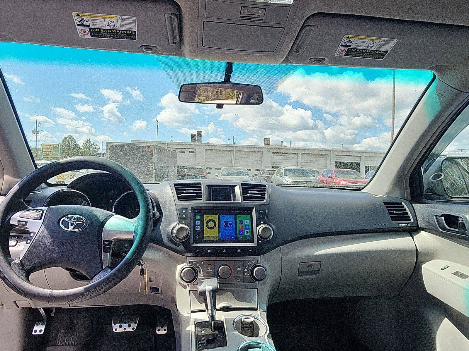 Used 2013 Toyota Highlander 4WD w/ Cold Weather Pkg image 18