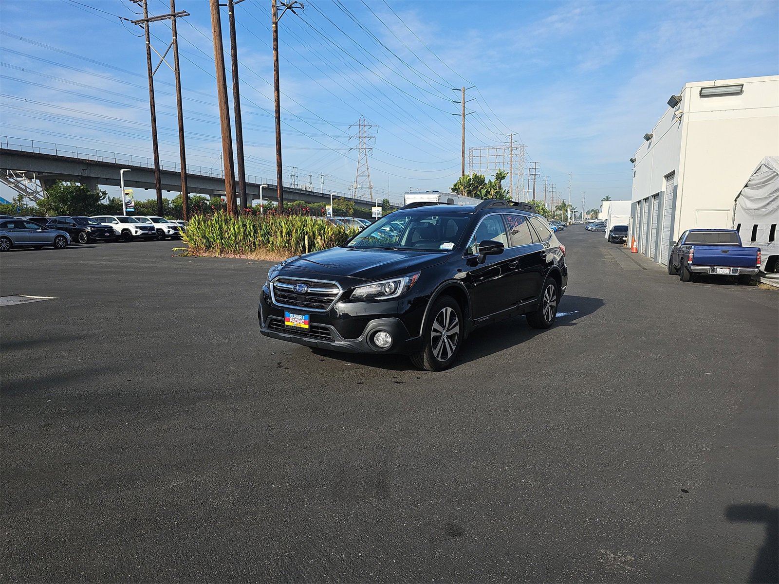 Used 2018 Subaru Outback 2.5i Limited image 3