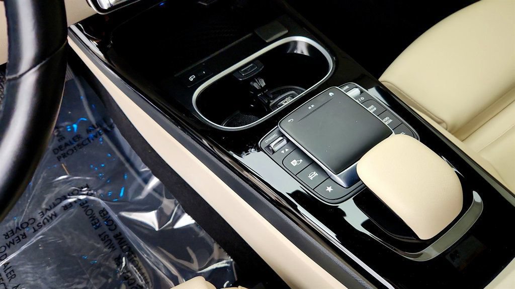 Used 2023 Mercedes-Benz CLA 250 w/ Premium Package image 16