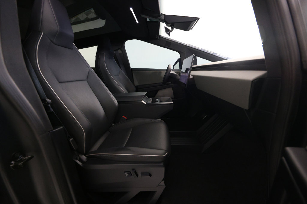 Used 2025 Tesla Cybertruck AWD Crew Cab image 11