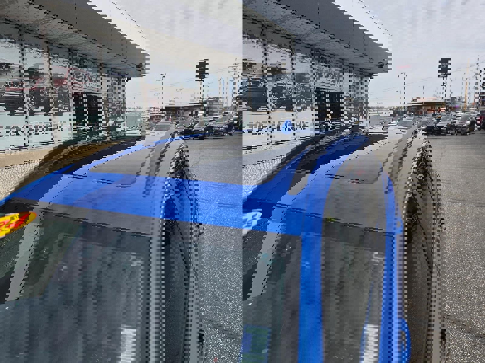 Used 2024 GMC Terrain SLE w/ Driver Convenience Package image 13