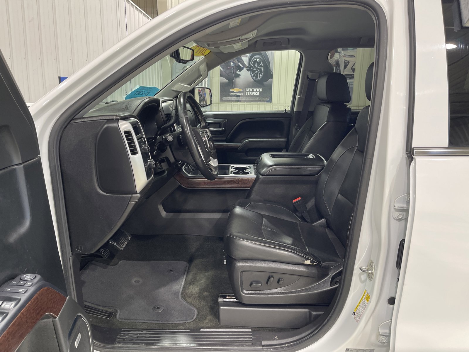 Used 2017 GMC Sierra 1500 SLT w/ SLT Premium Package image 2