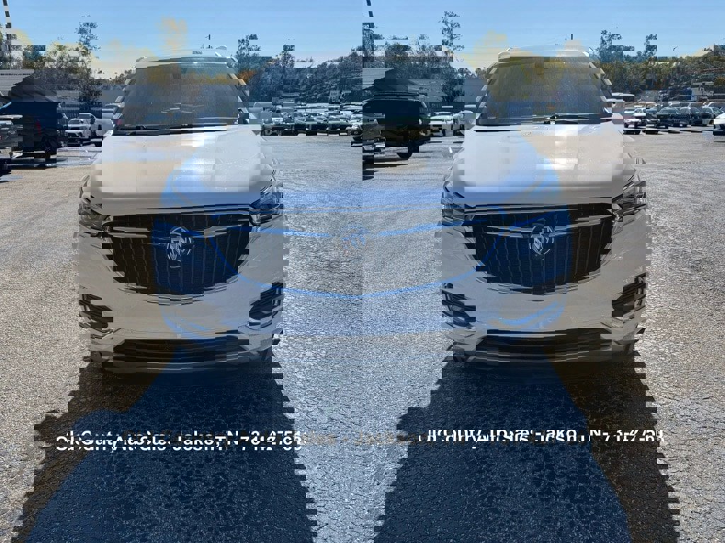 Used 2020 Buick Enclave Essence image 3