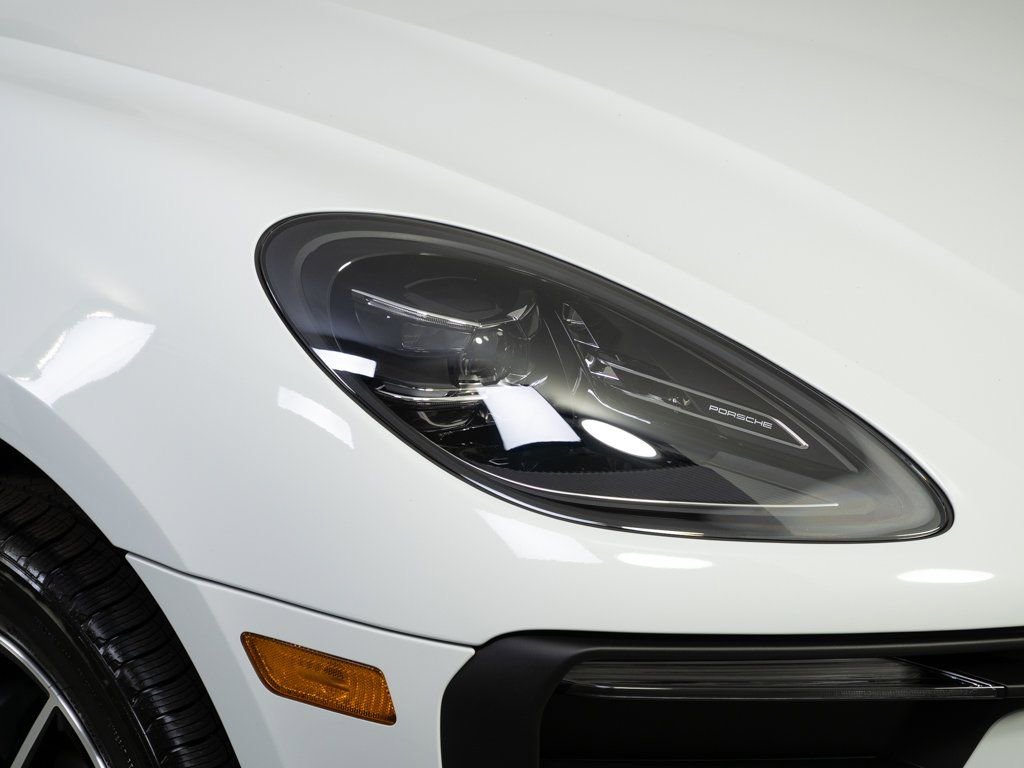New 2026 Porsche Macan image 38