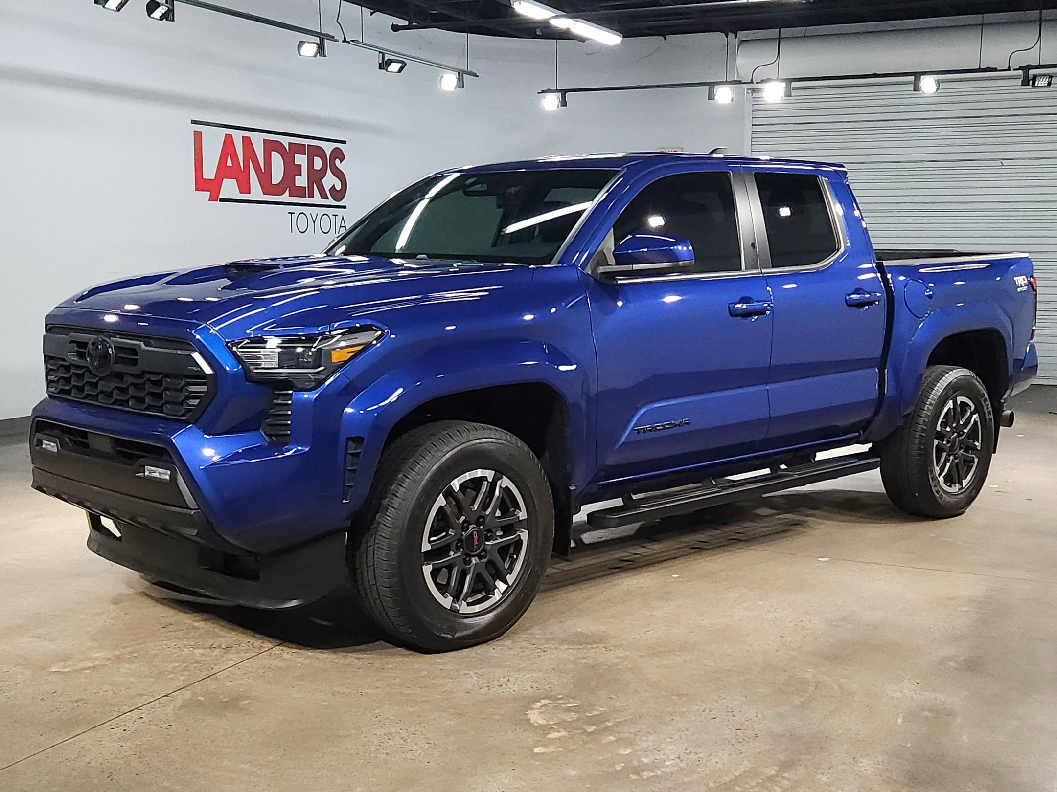 Used 2024 Toyota Tacoma TRD Sport image 3