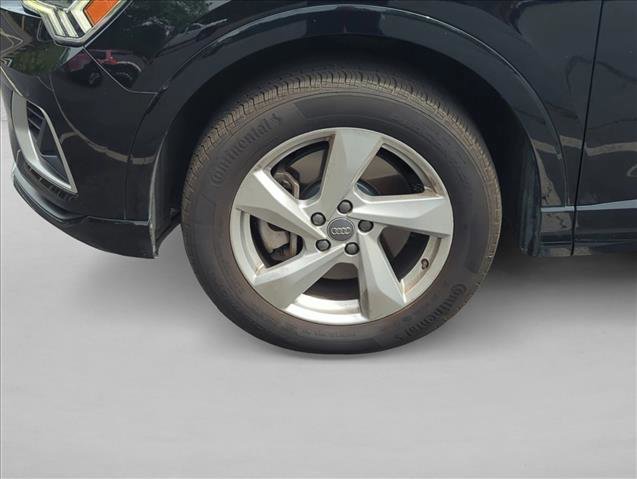 Used 2019 Audi Q3 2.0T Premium Plus w/ Premium Plus Package AWD/4WD image 29