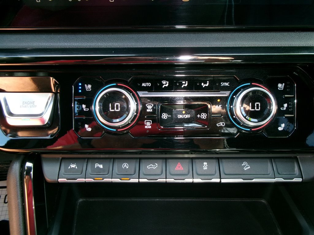 Used 2024 GMC Sierra 1500 AT4 w/ Technology Package image 24