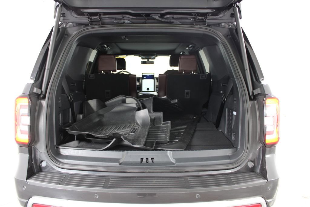 Used 2024 Ford Expedition Limited image 16