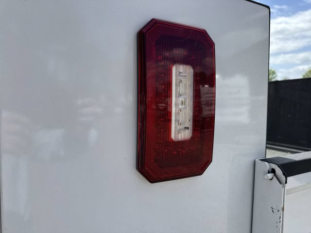 Used 2024 RAM 5500 Tradesman w/ Chrome Appearance Group AWD/4WD image 17