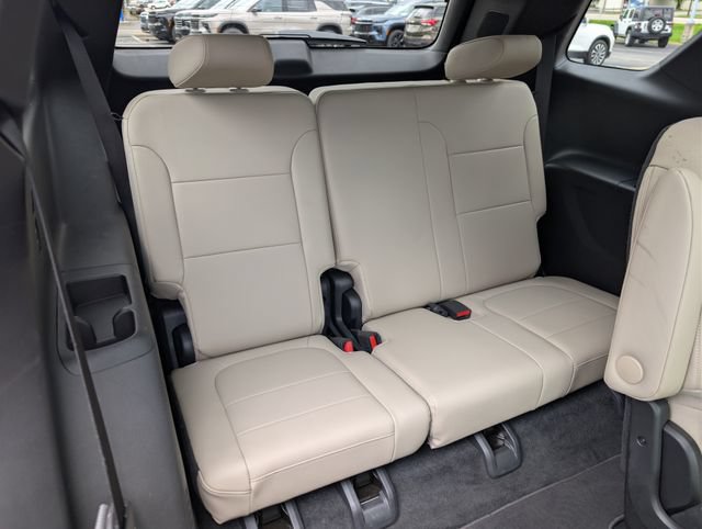 Used 2023 Chevrolet Traverse LT w/ LT Premium Package FWD image 19