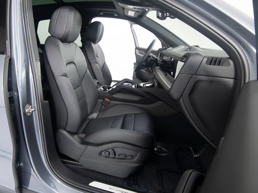 New 2026 Porsche Cayenne AWD/4WD image 37
