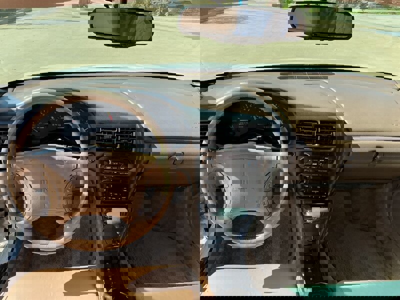 Used 1995 Oldsmobile Cutlass Supreme Convertible image 24