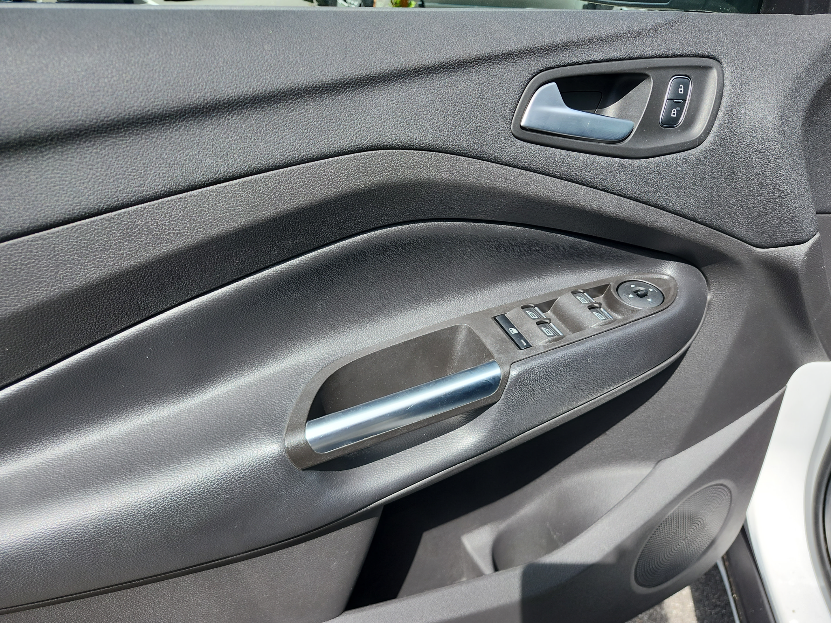 Used 2019 Ford Escape SEL FWD image 15