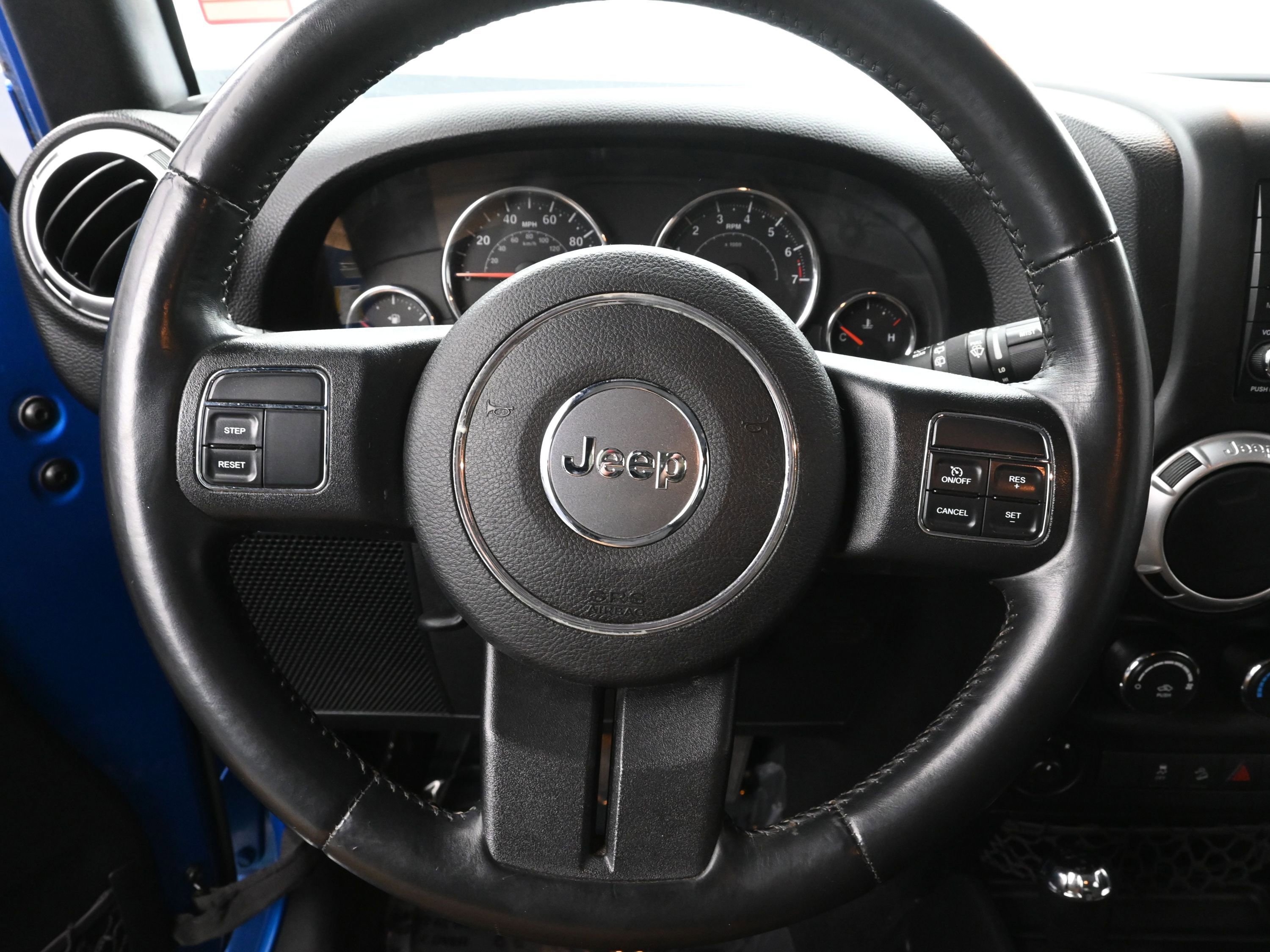 Used 2015 Jeep Wrangler Unlimited Sahara image 12