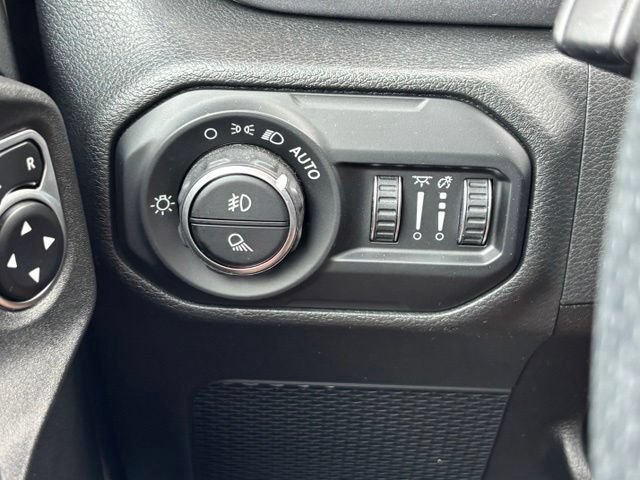Used 2021 Jeep Gladiator Mojave AWD/4WD image 33