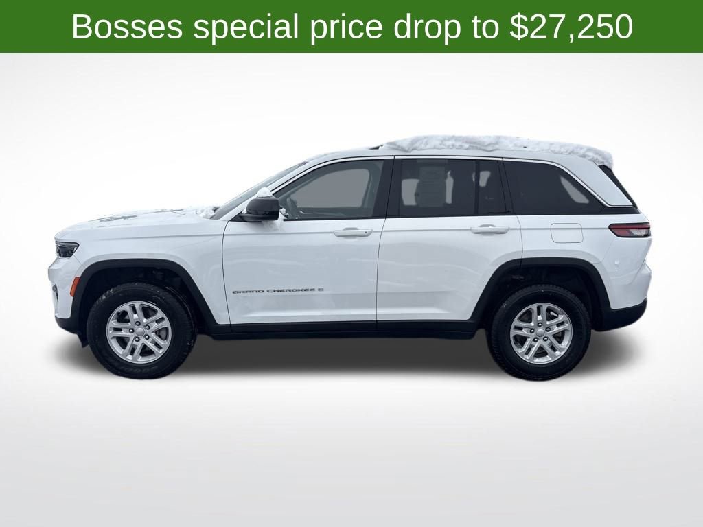 Certified 2022 Jeep Grand Cherokee Laredo w/ Luxury Tech Group I video 2