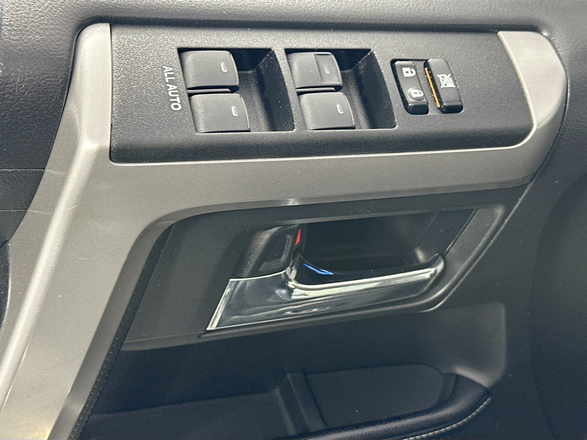Used 2019 Toyota 4Runner Limited AWD/4WD image 17
