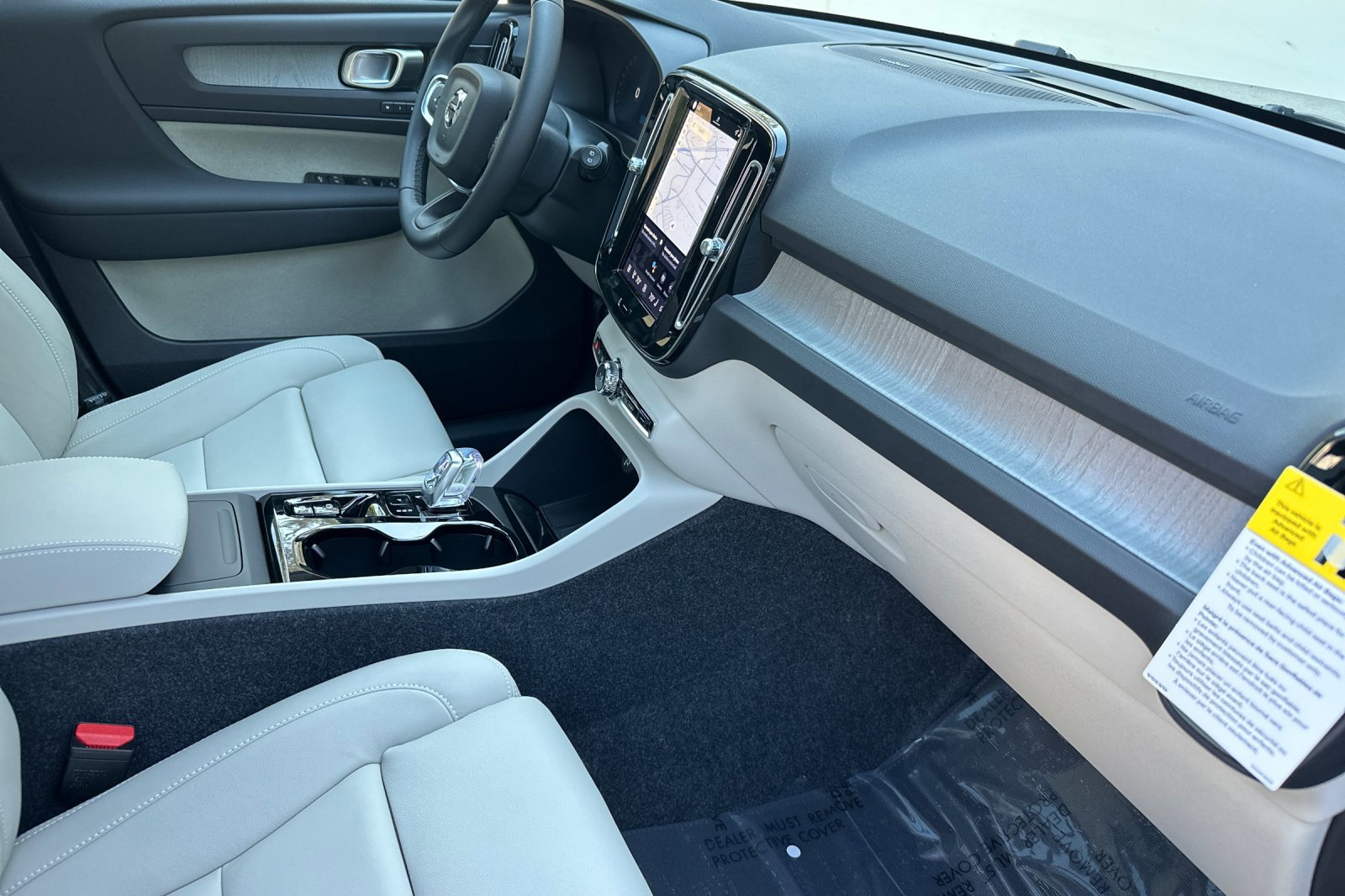 New 2026 Volvo XC40 B5 Ultra image 13